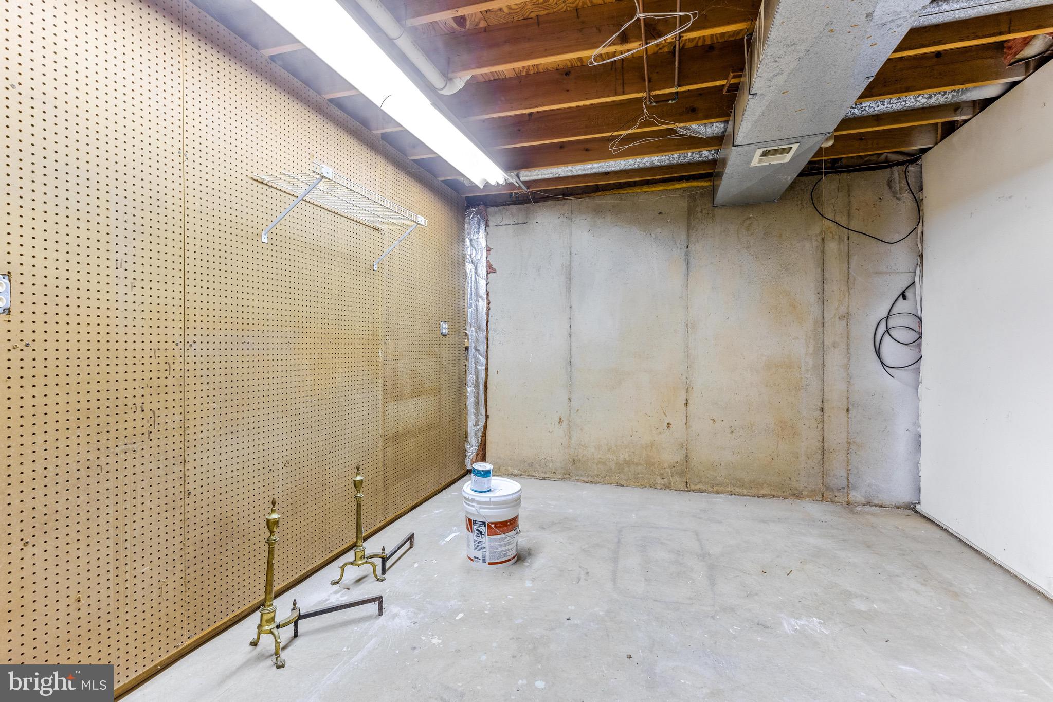 OAK SPRINGS - Residential