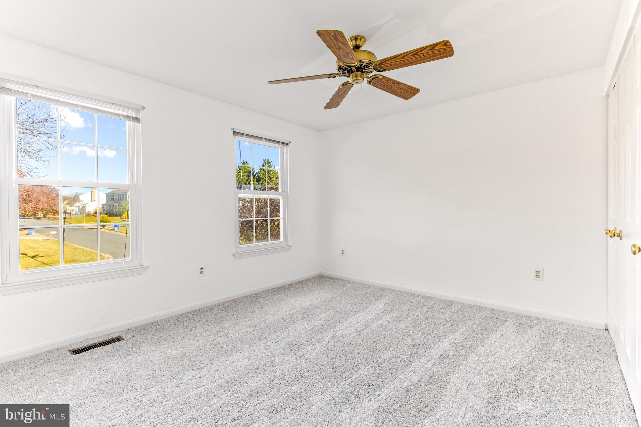 OAK SPRINGS - Residential