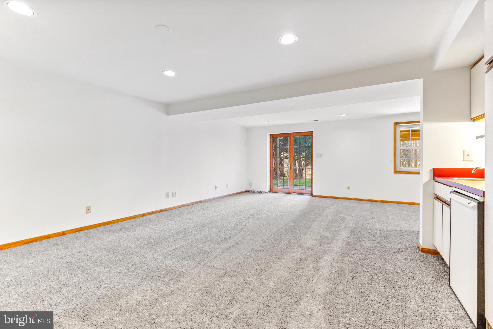 OAK SPRINGS - Residential