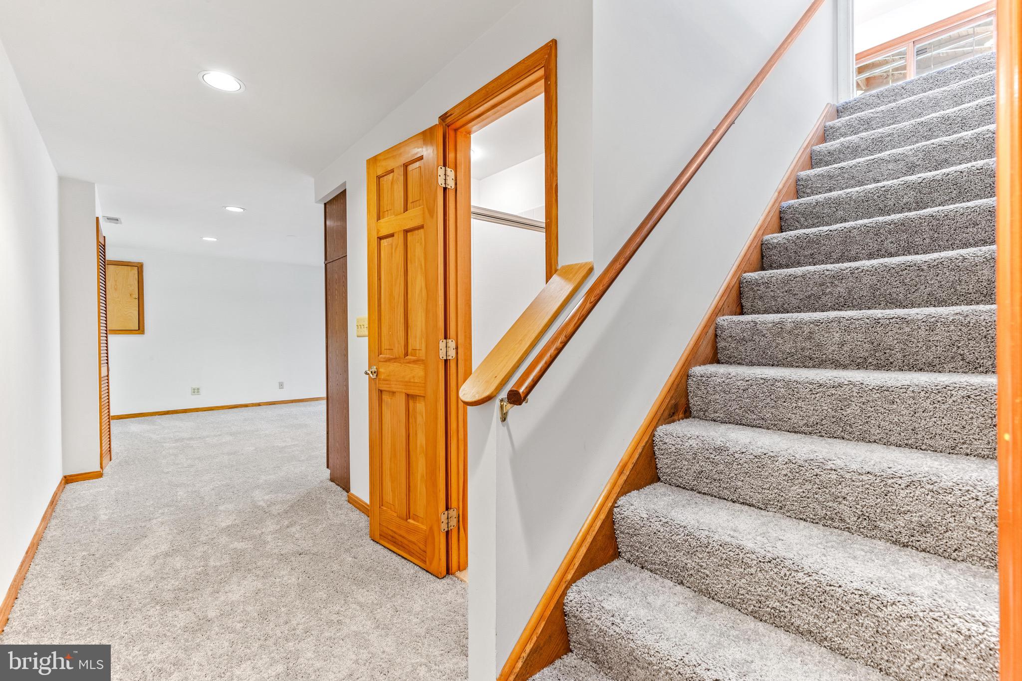 OAK SPRINGS - Residential