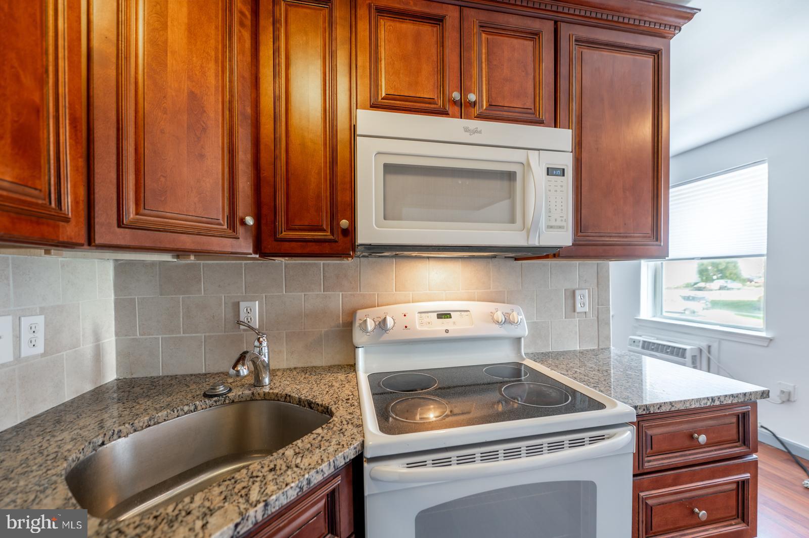 COURT OF HENDERSON - Residential