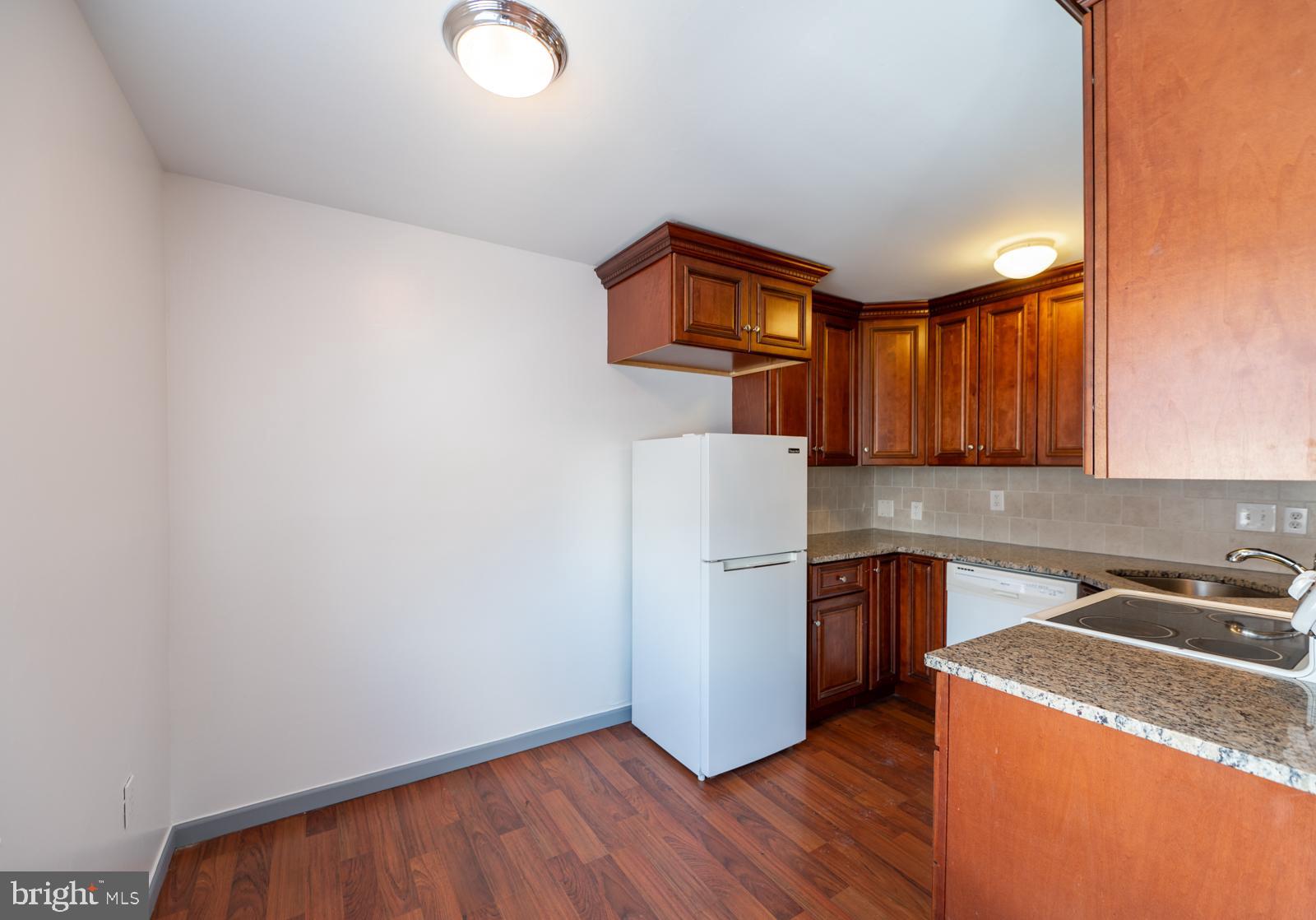 COURT OF HENDERSON - Residential