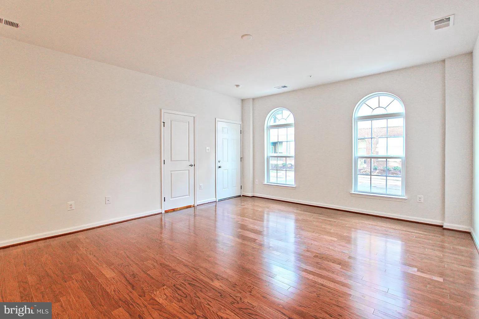 DISCOVERY SQUARE - Residential Lease