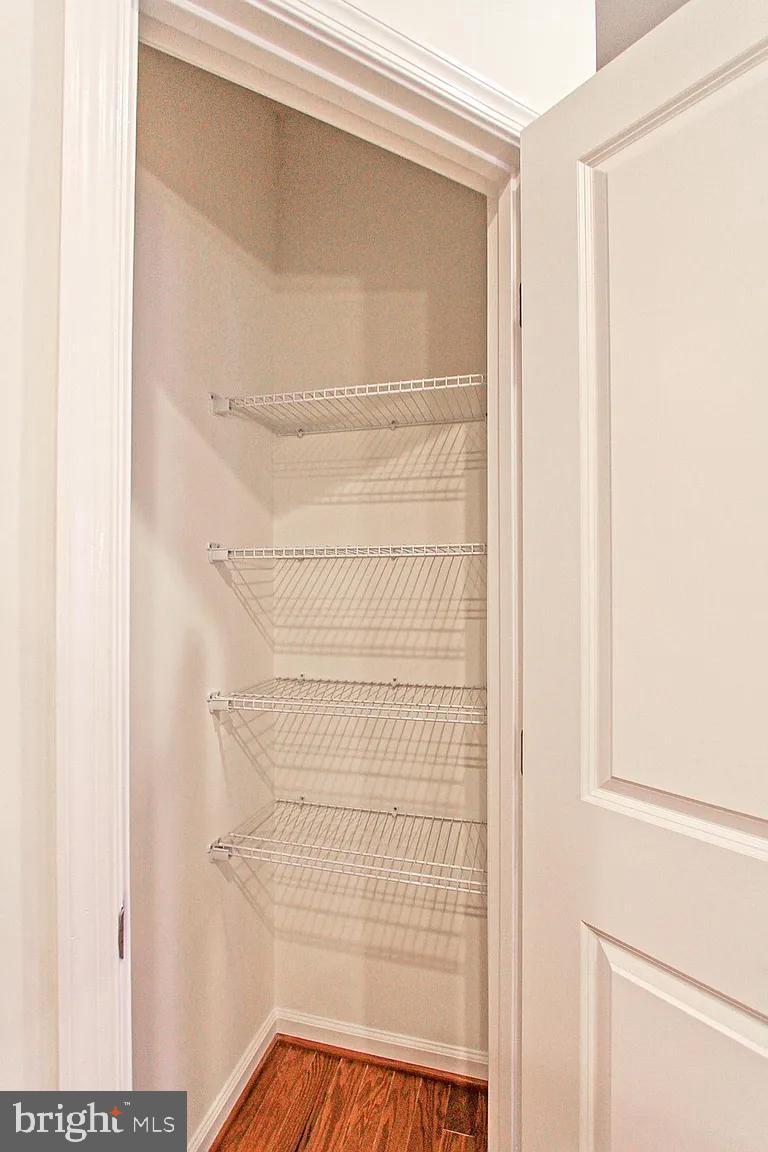 DISCOVERY SQUARE - Residential Lease