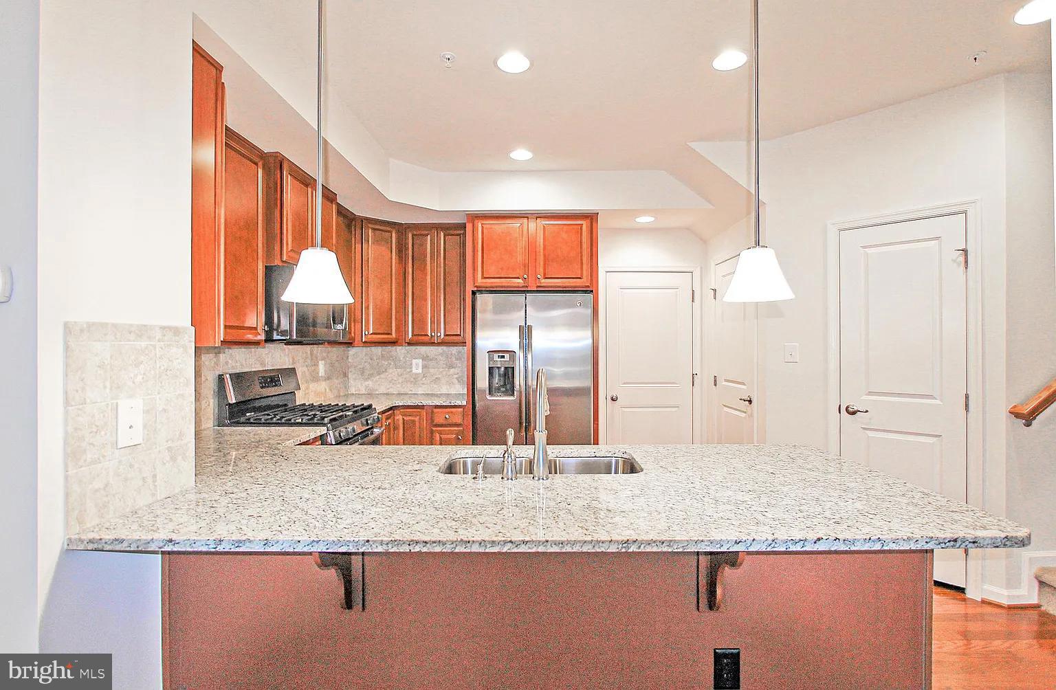 DISCOVERY SQUARE - Residential Lease