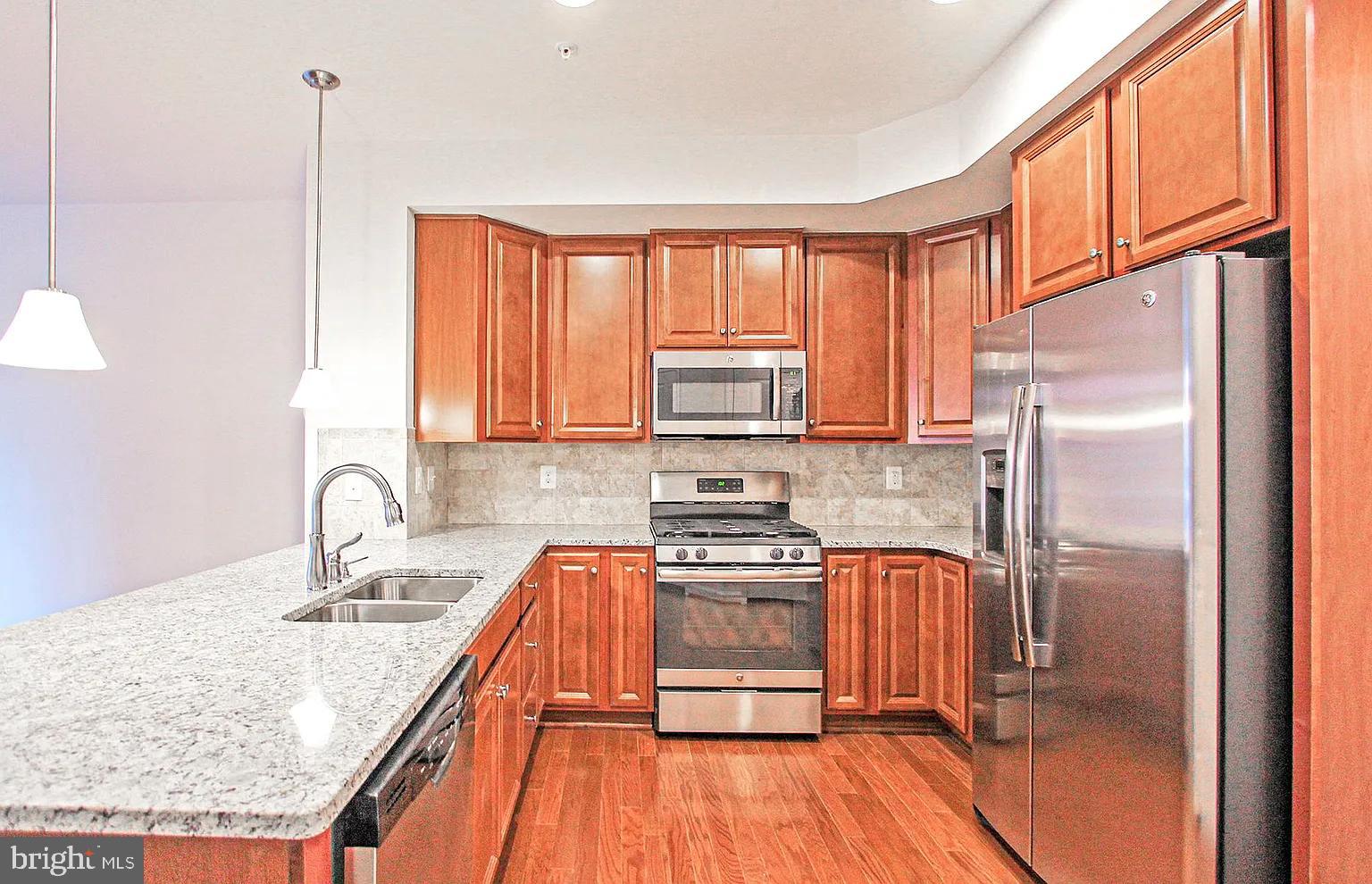 DISCOVERY SQUARE - Residential Lease