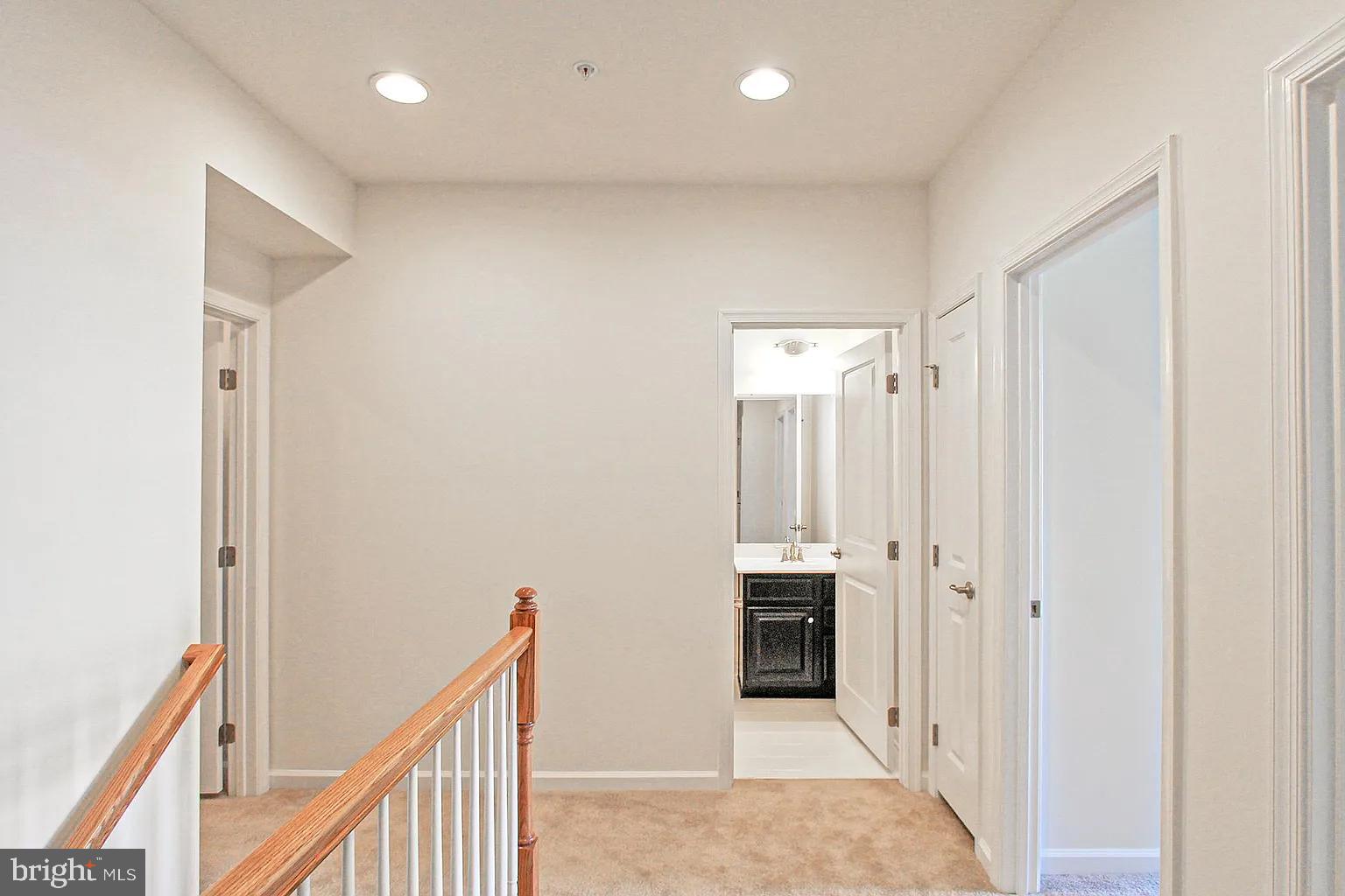 DISCOVERY SQUARE - Residential Lease