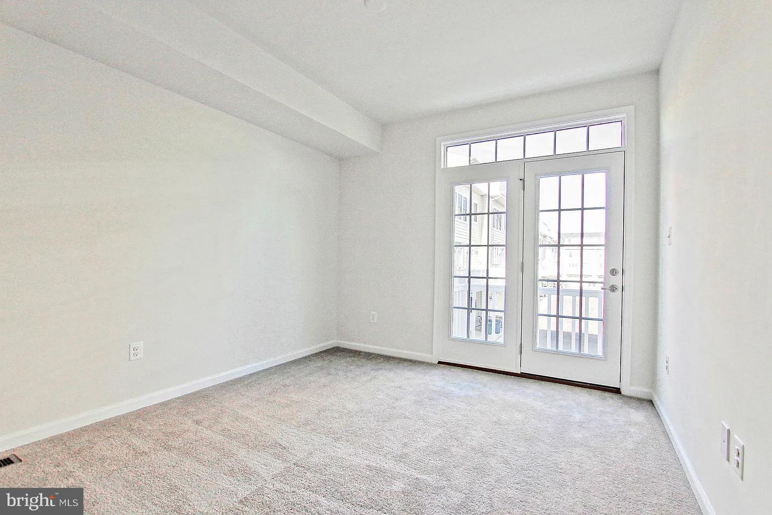 DISCOVERY SQUARE - Residential Lease