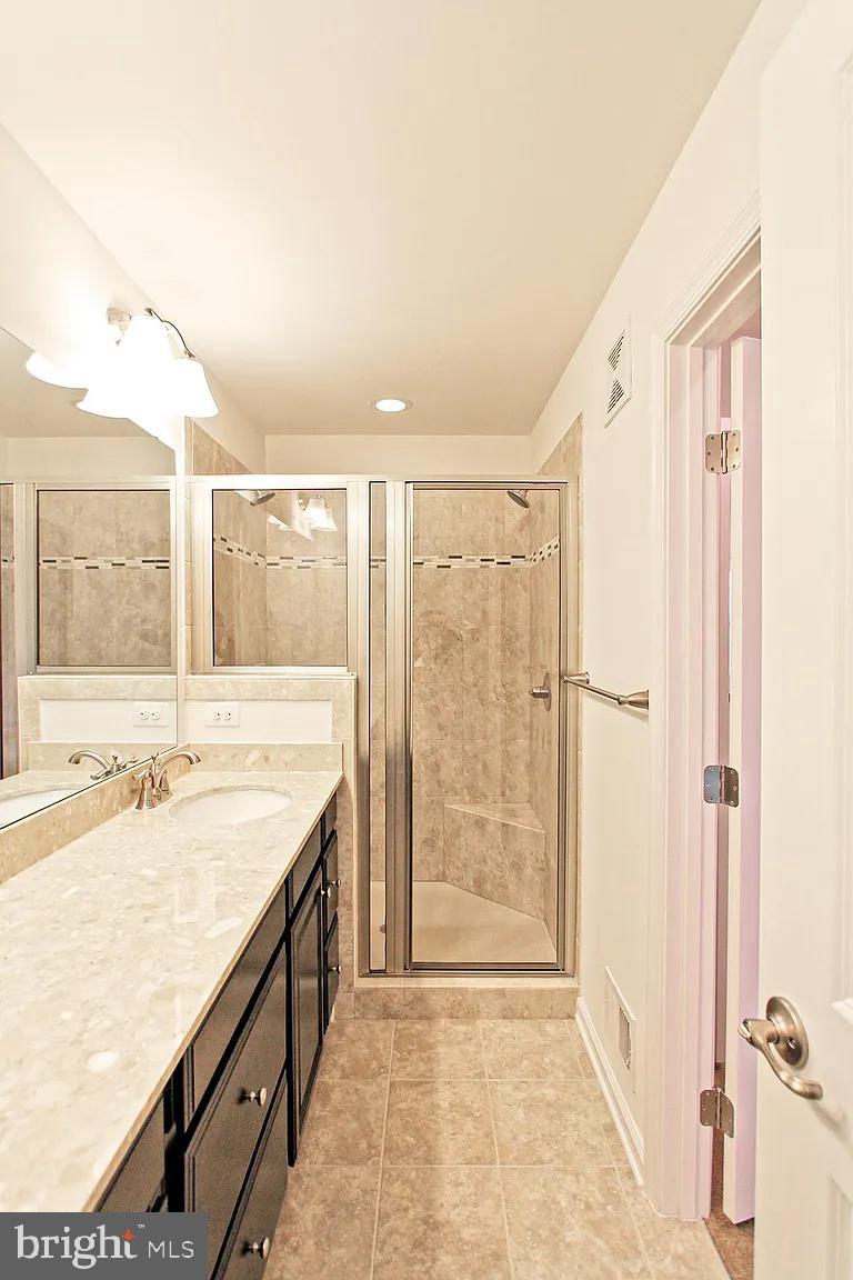 DISCOVERY SQUARE - Residential Lease