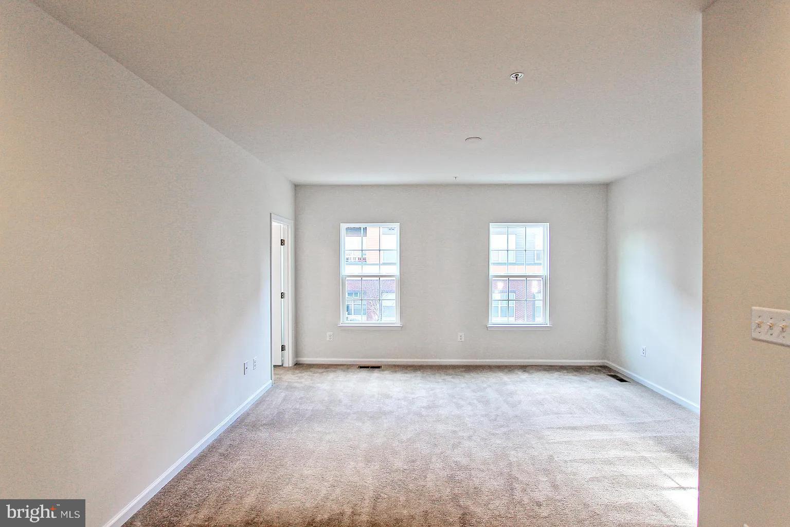 DISCOVERY SQUARE - Residential Lease