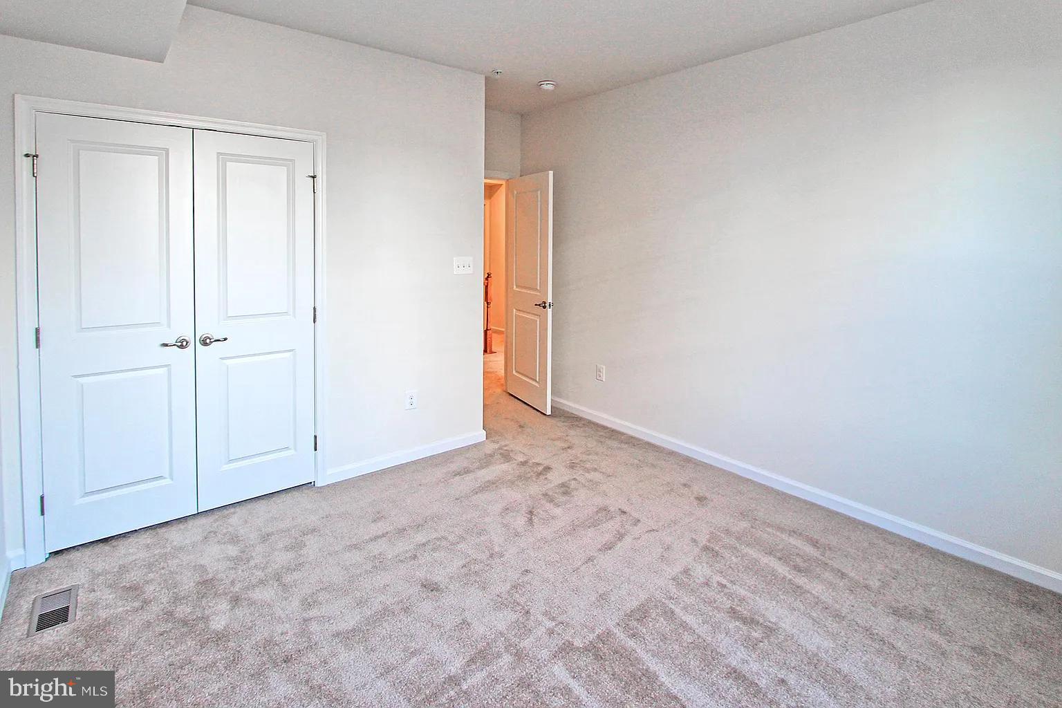 DISCOVERY SQUARE - Residential Lease