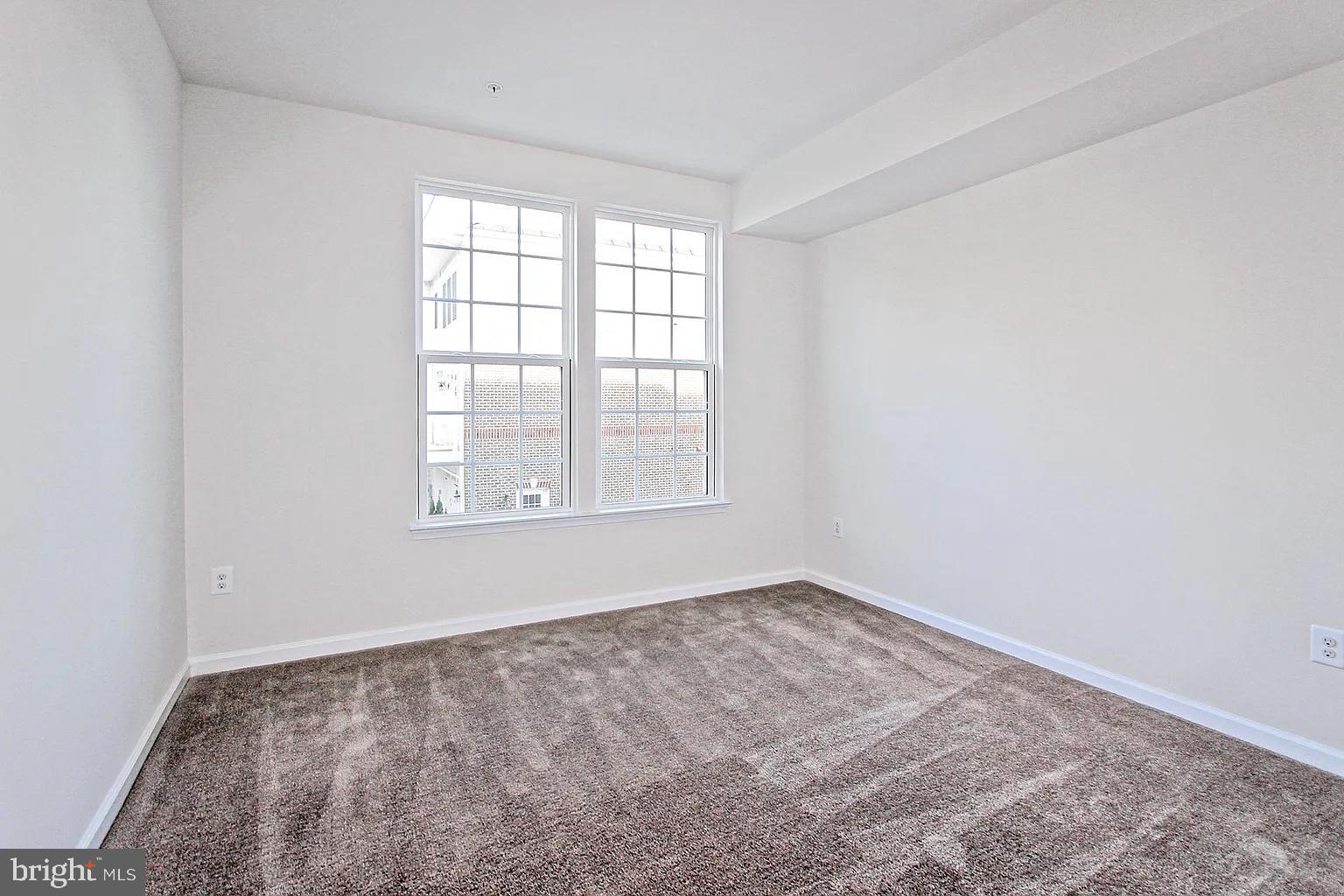 DISCOVERY SQUARE - Residential Lease