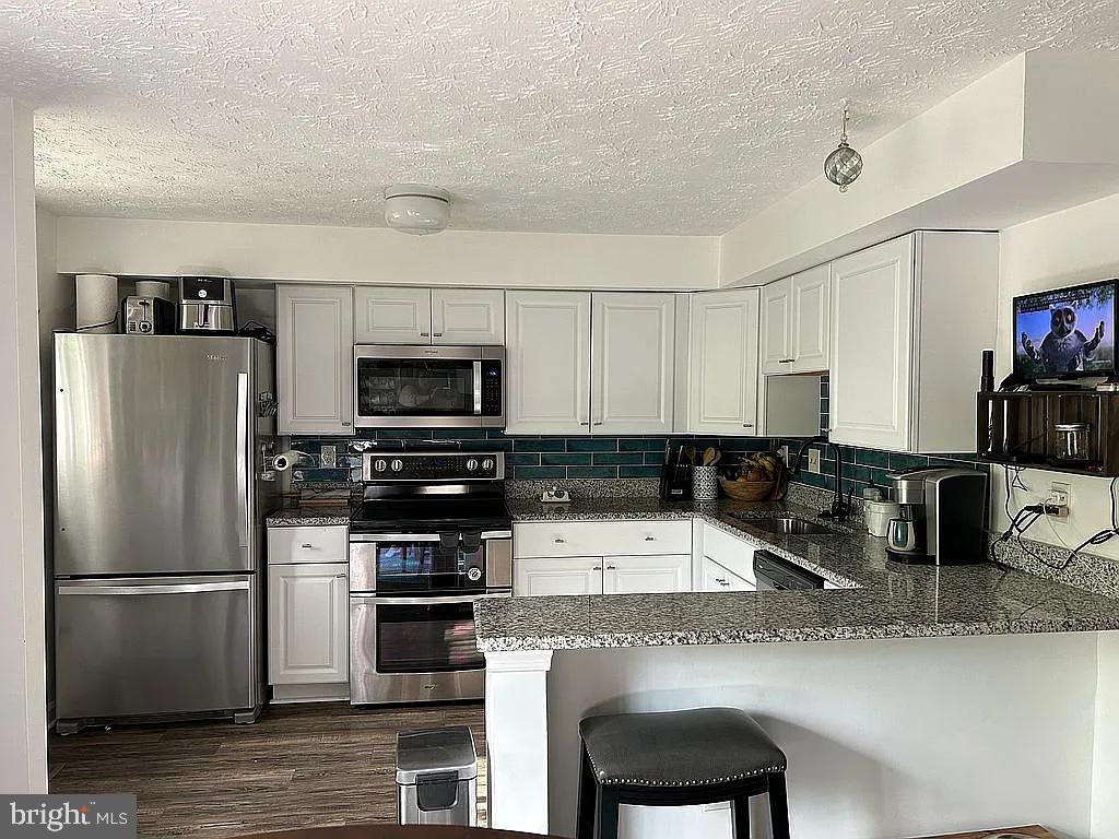 COURTS OF TYSONS - Residential Lease