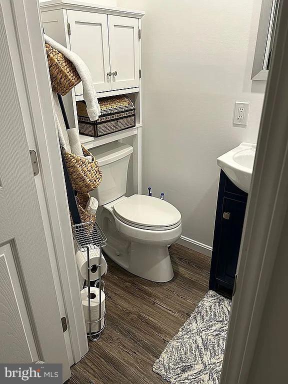 COURTS OF TYSONS - Residential Lease