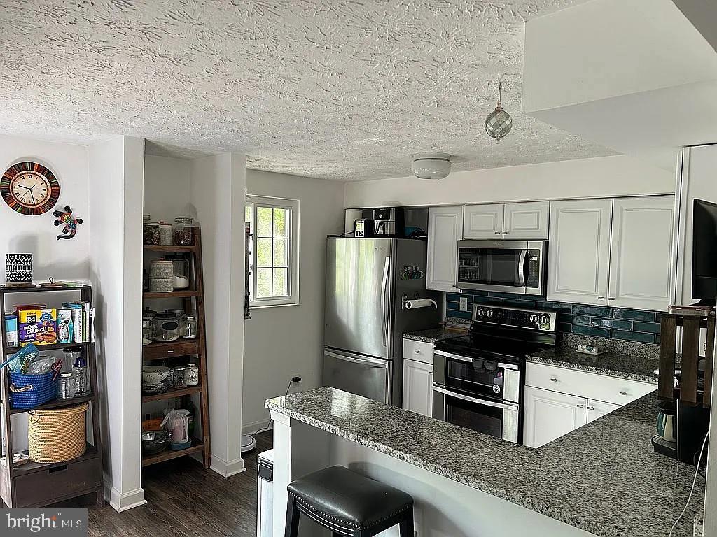 COURTS OF TYSONS - Residential Lease