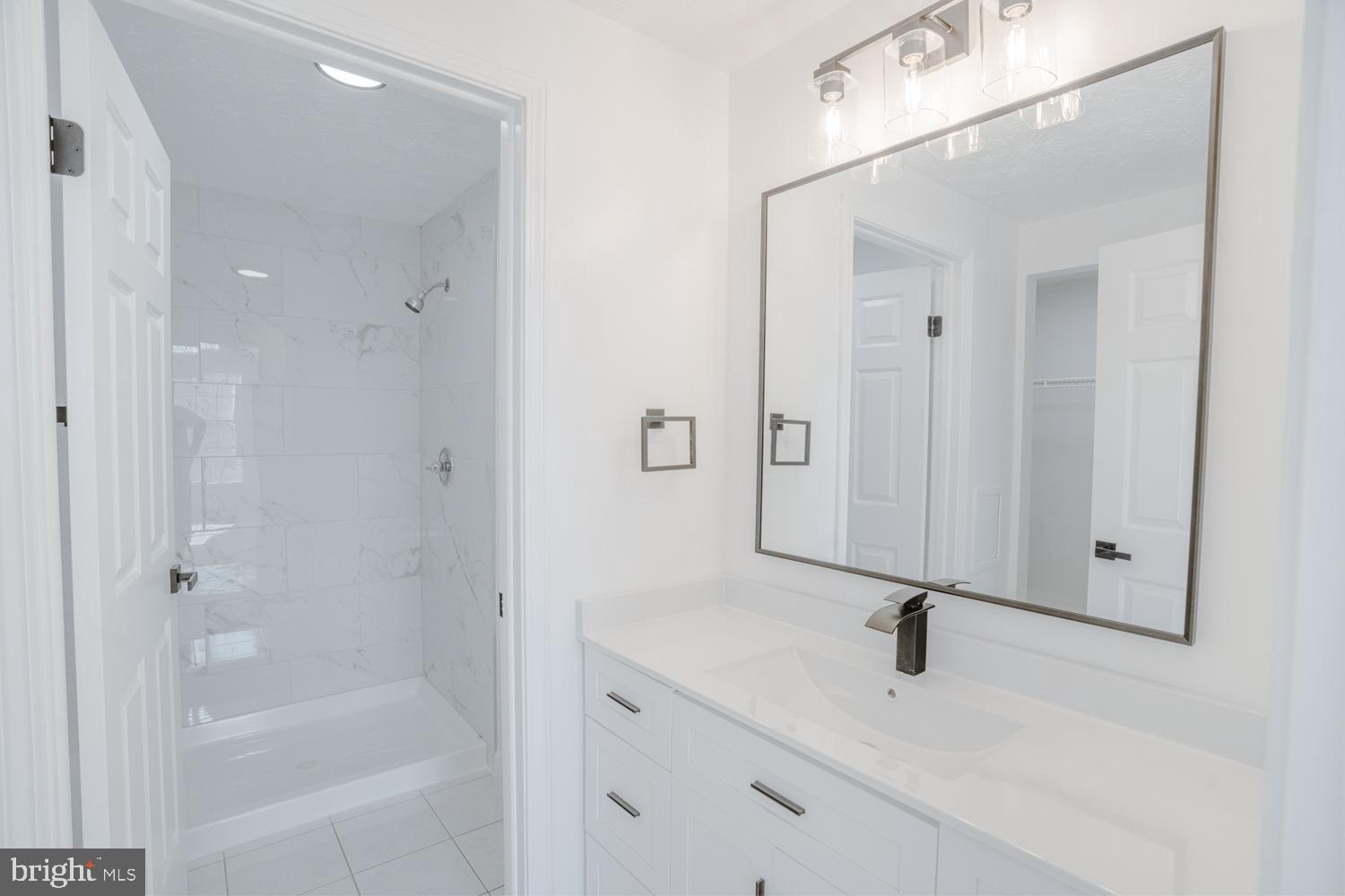 OAK SPRINGS - Residential