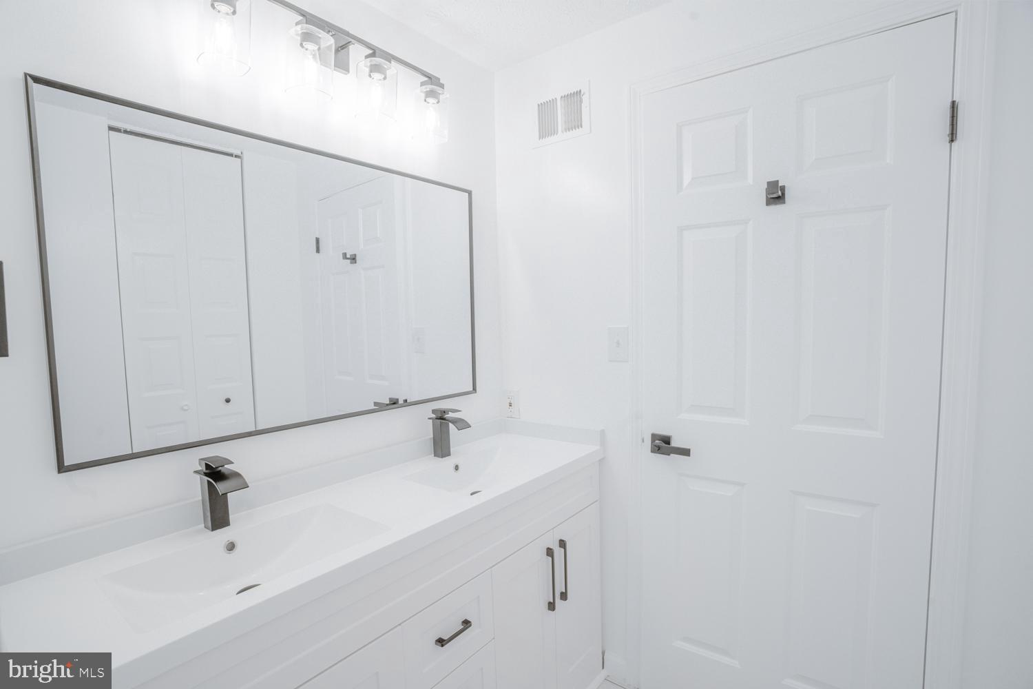 OAK SPRINGS - Residential