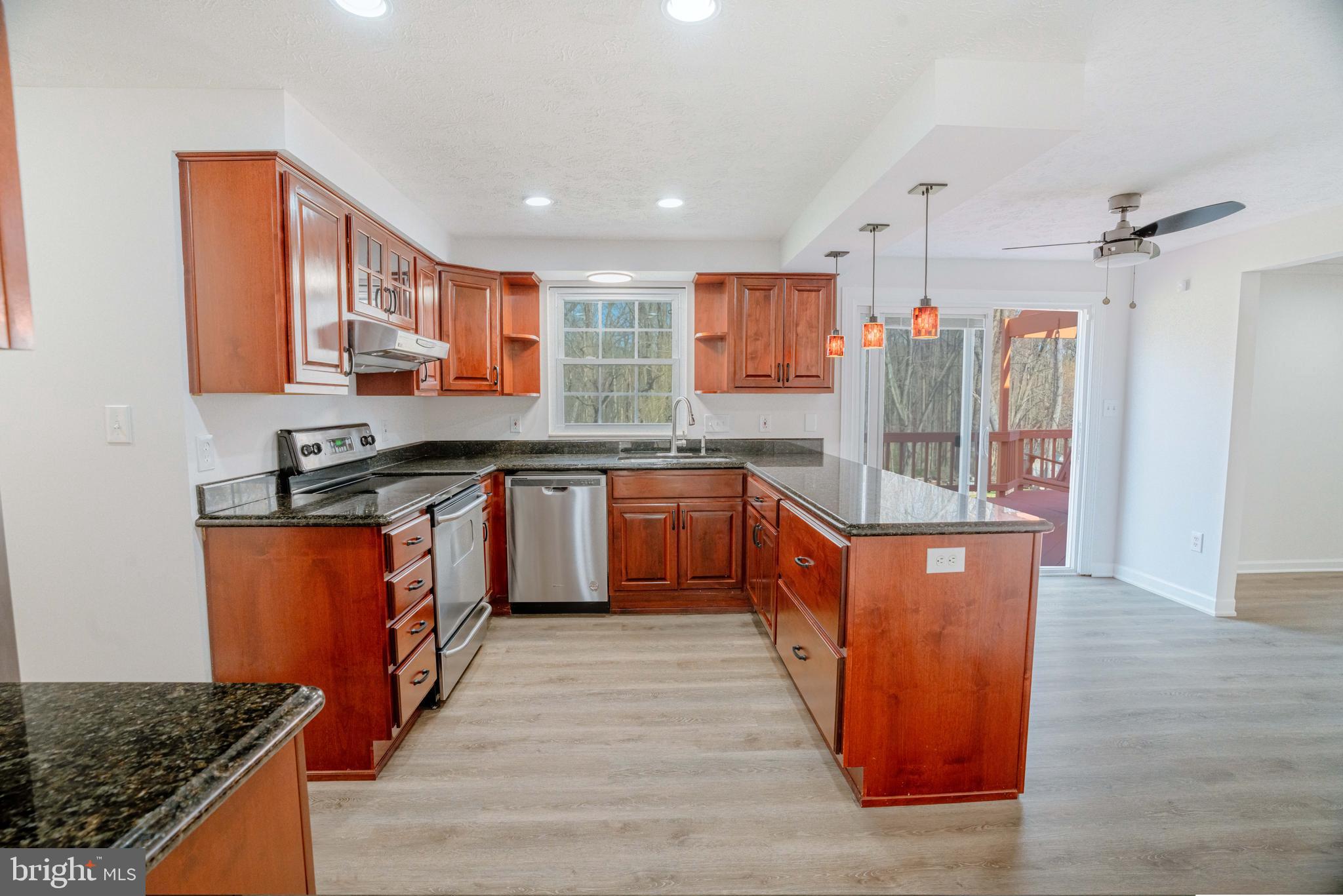 OAK SPRINGS - Residential