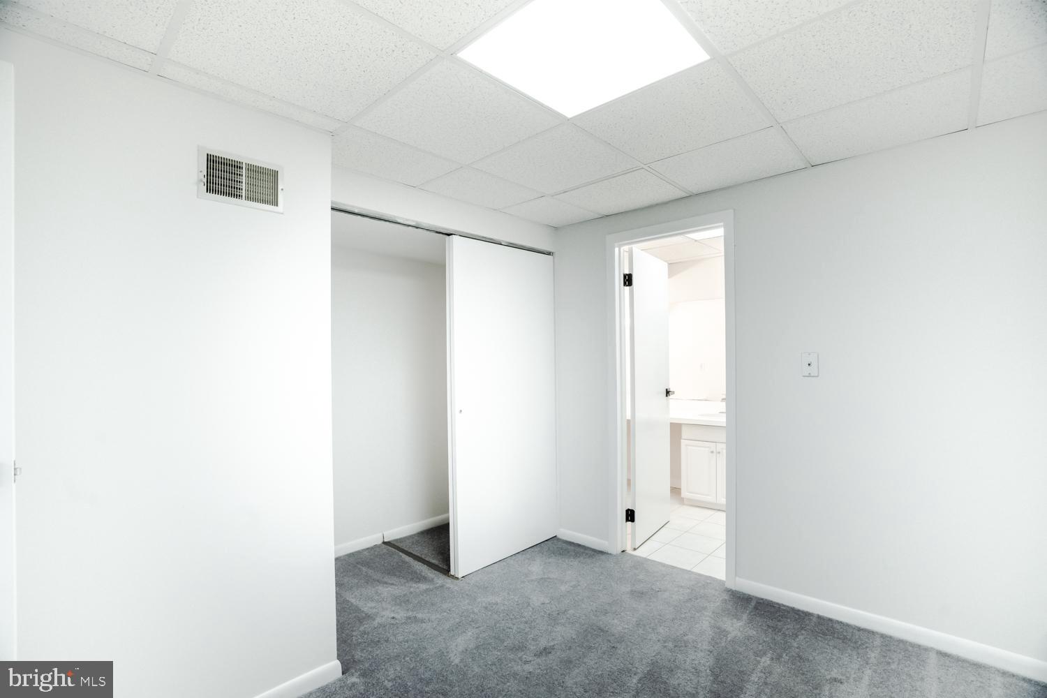 OAK SPRINGS - Residential