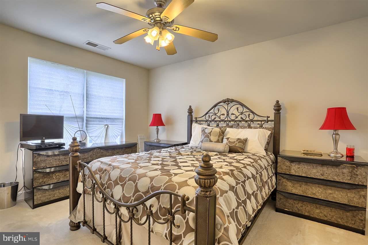 LOGANS RESERVE - Residential