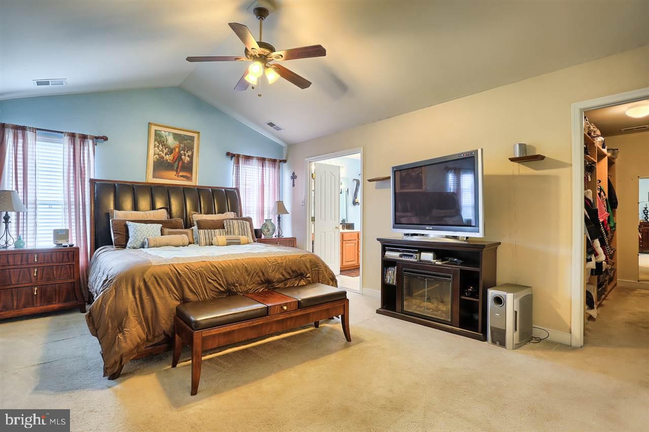 LOGANS RESERVE - Residential