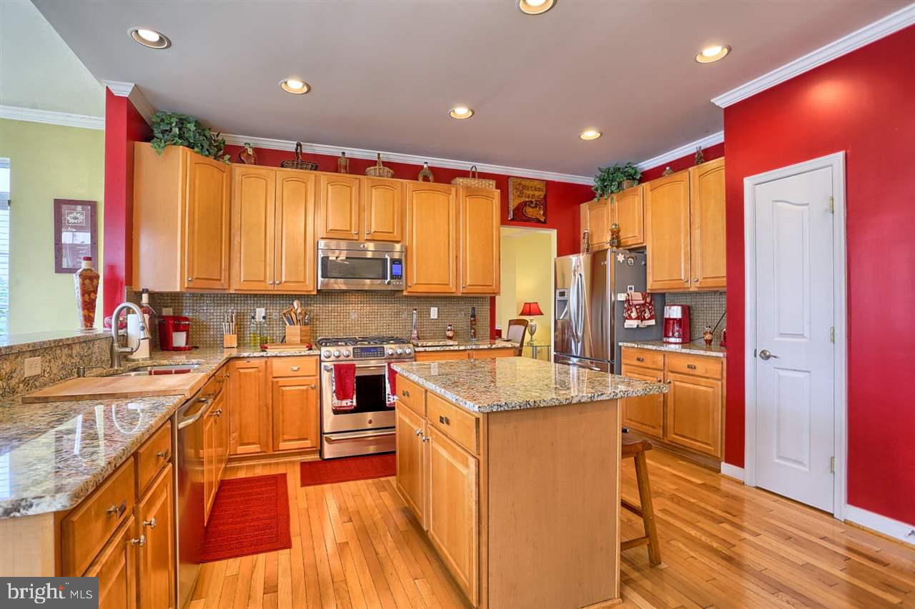 LOGANS RESERVE - Residential