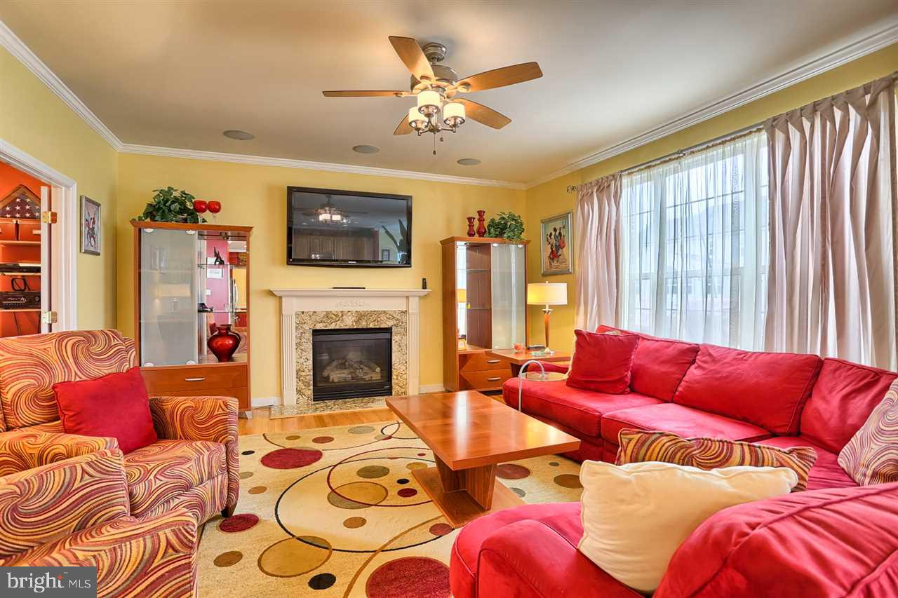 LOGANS RESERVE - Residential