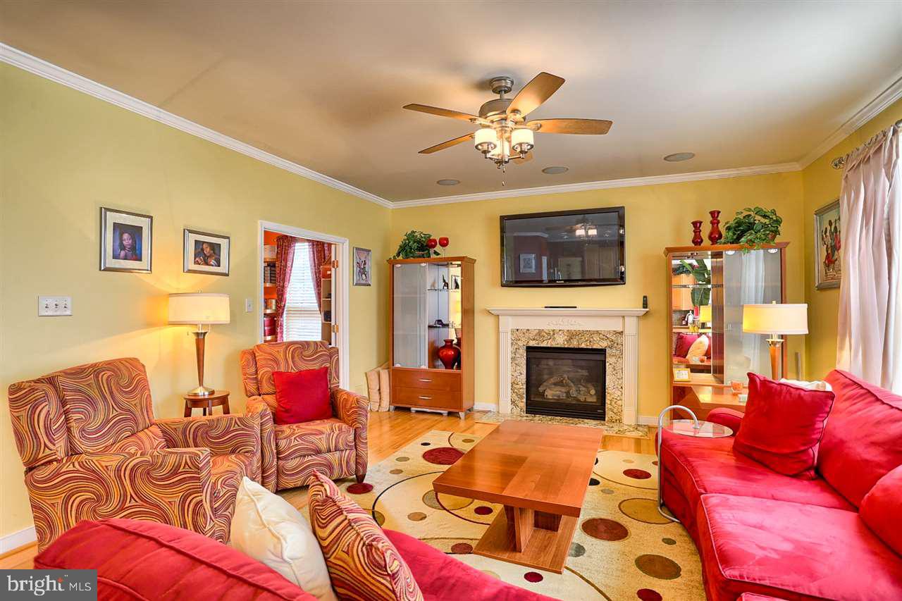 LOGANS RESERVE - Residential