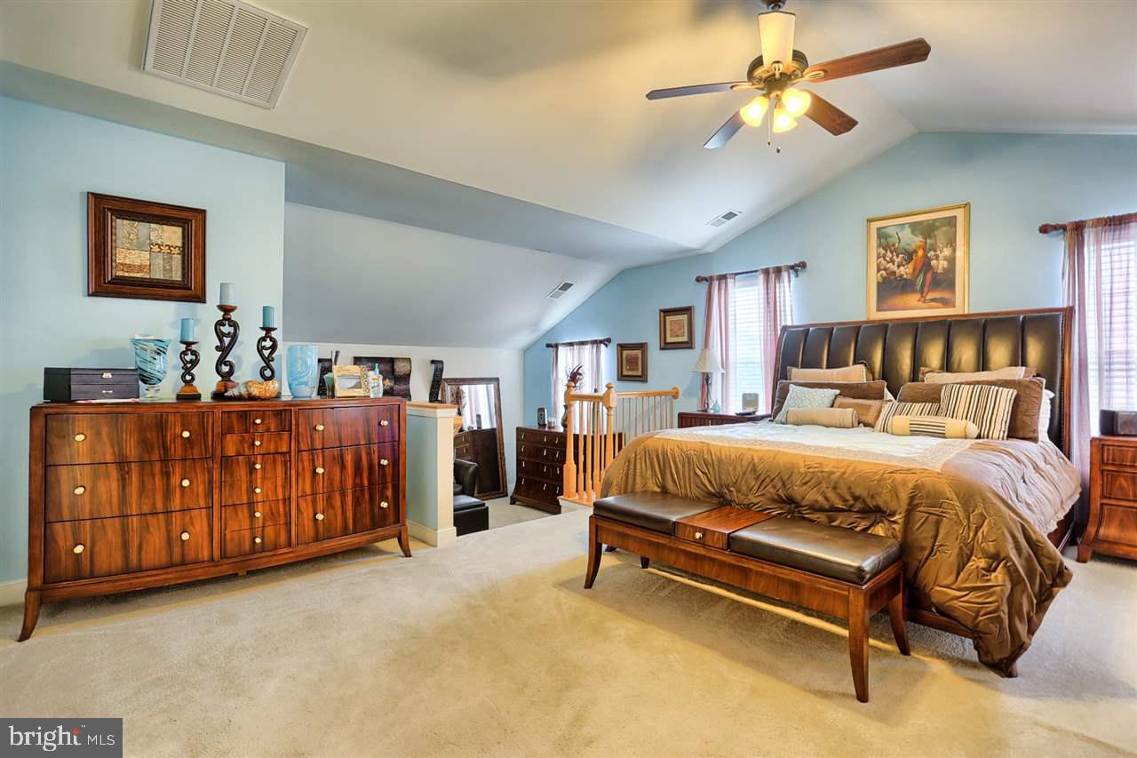 LOGANS RESERVE - Residential