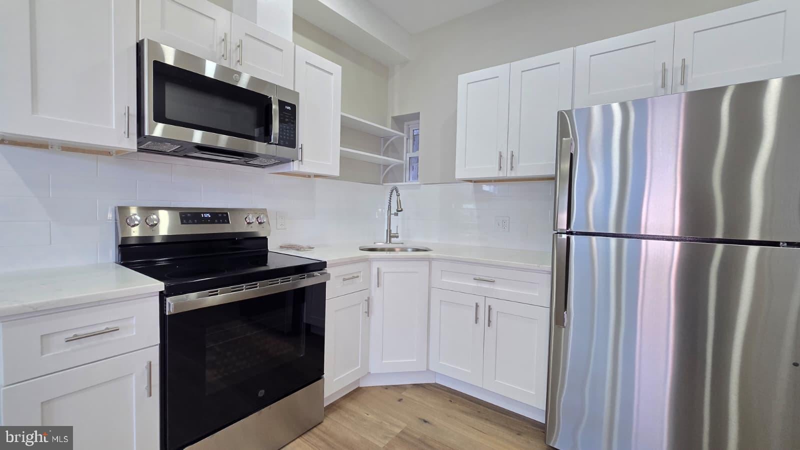 1207 W WYOMING AVENUE 1