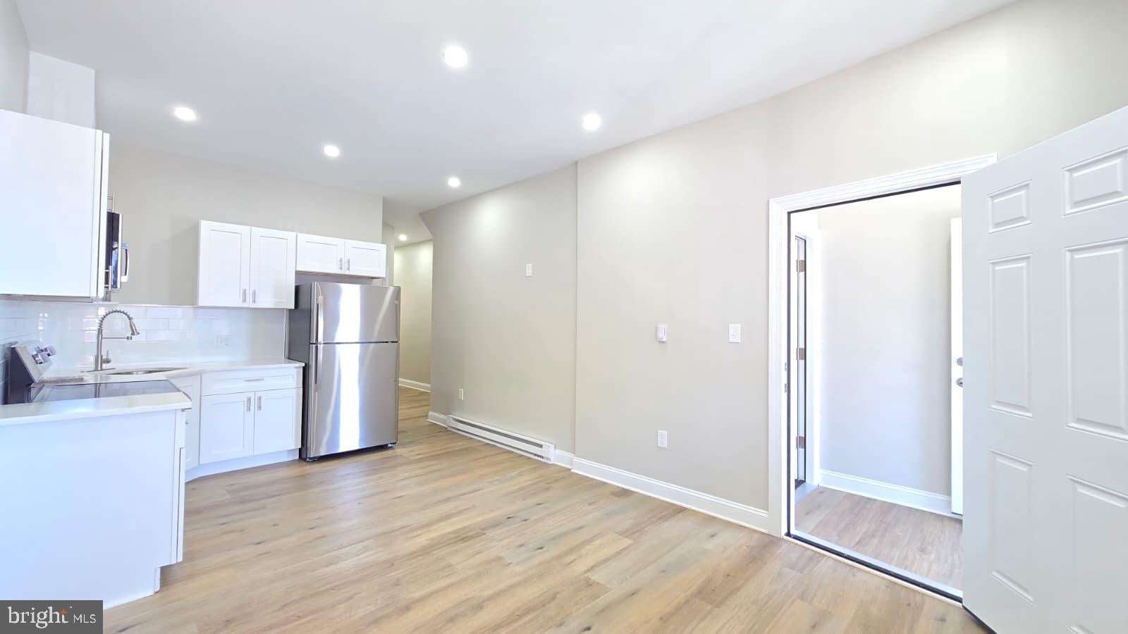 1207 W WYOMING AVENUE 1