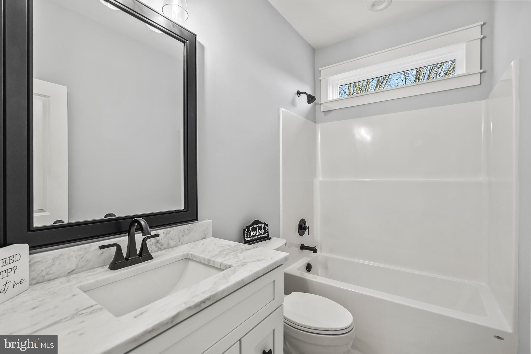 LAKE COUNTRY ESTATES - Residential