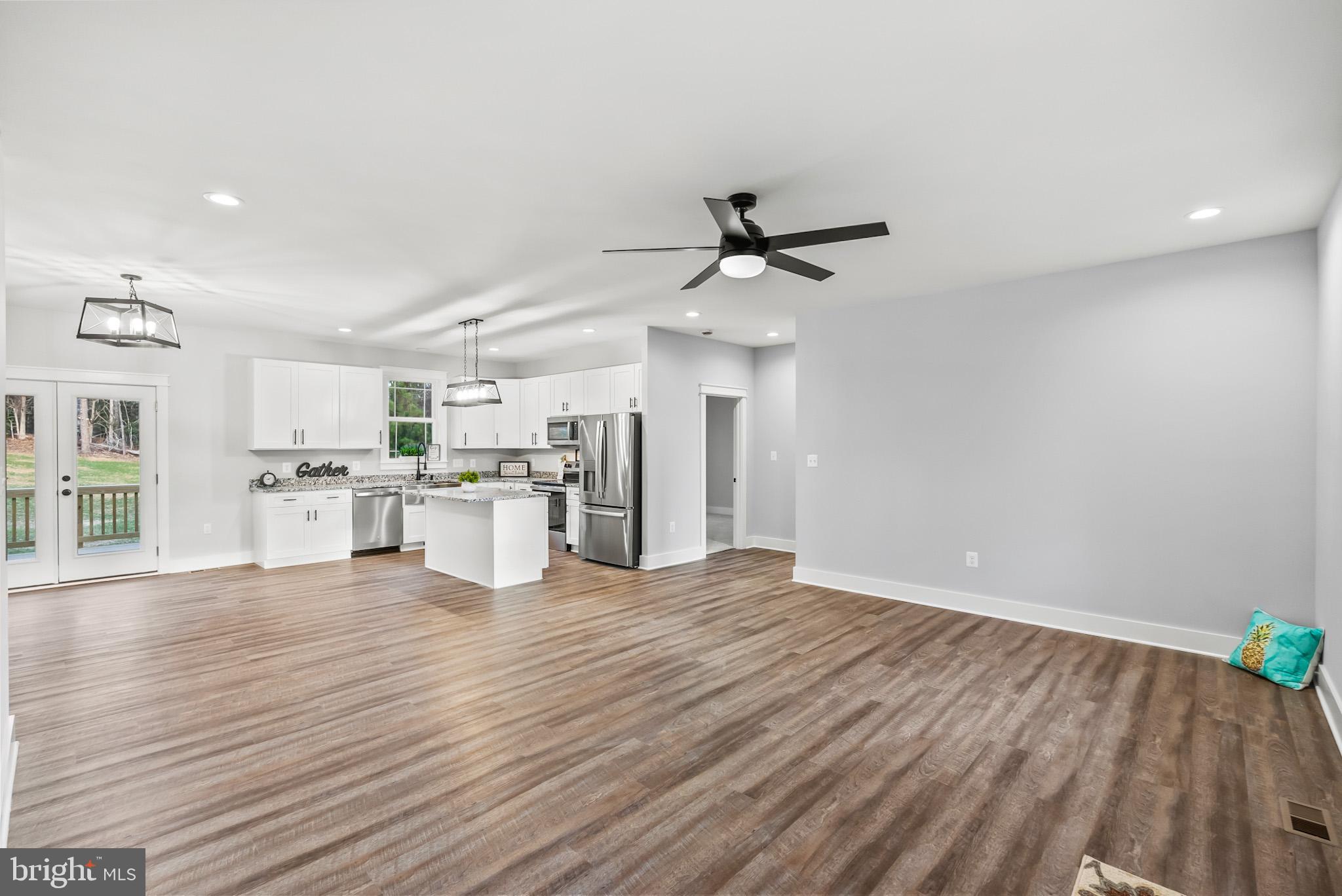 LAKE COUNTRY ESTATES - Residential