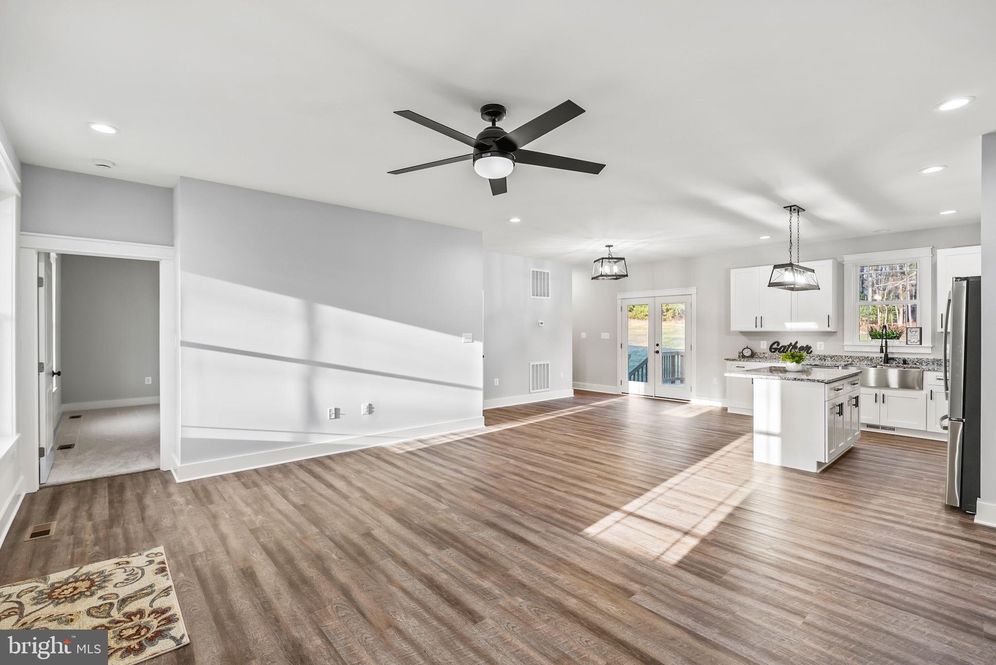 LAKE COUNTRY ESTATES - Residential