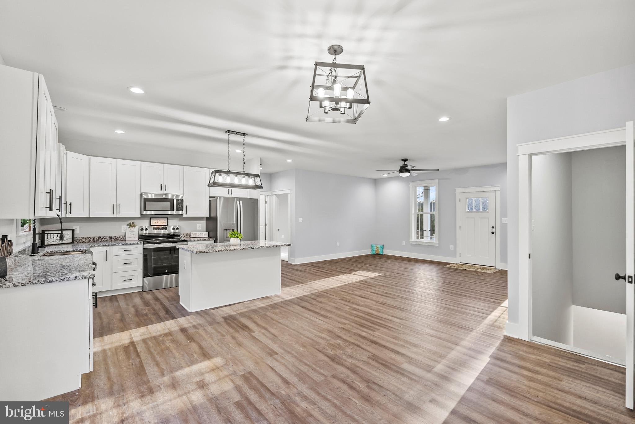 LAKE COUNTRY ESTATES - Residential