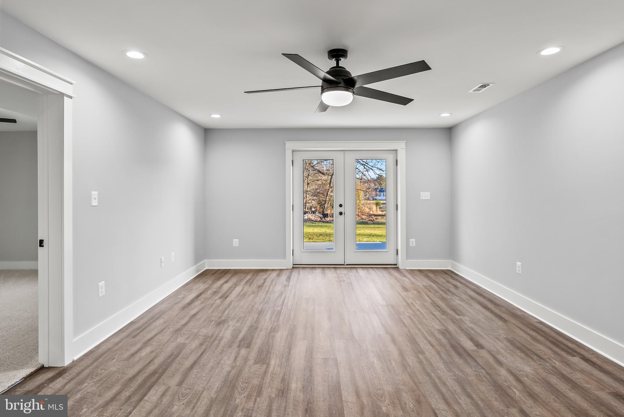 LAKE COUNTRY ESTATES - Residential