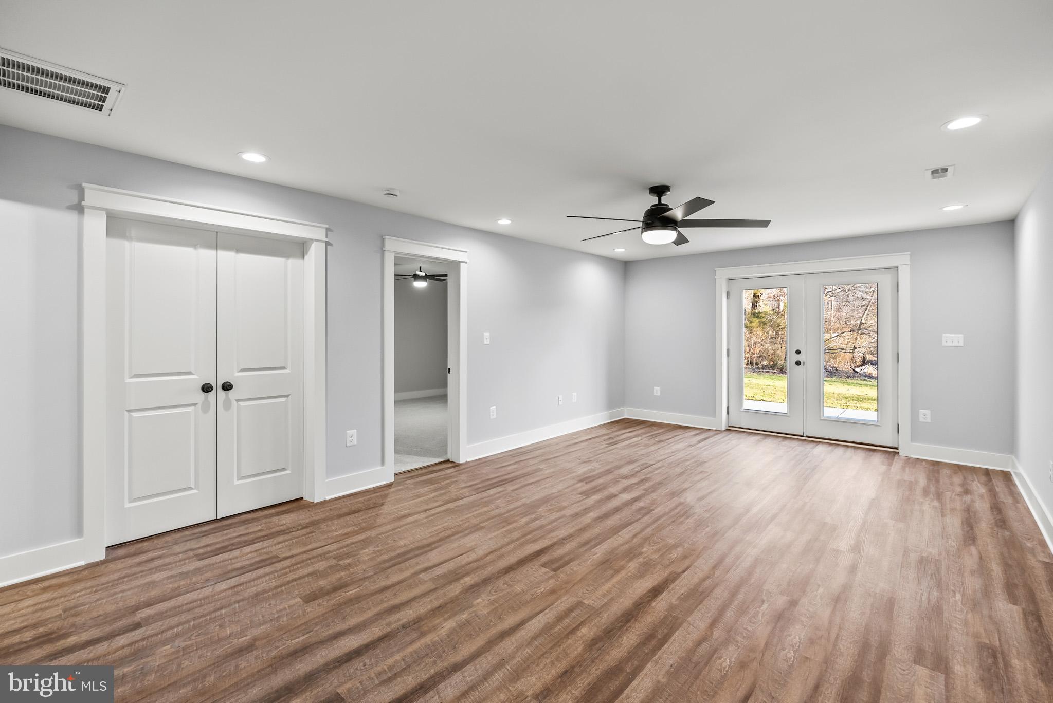 LAKE COUNTRY ESTATES - Residential