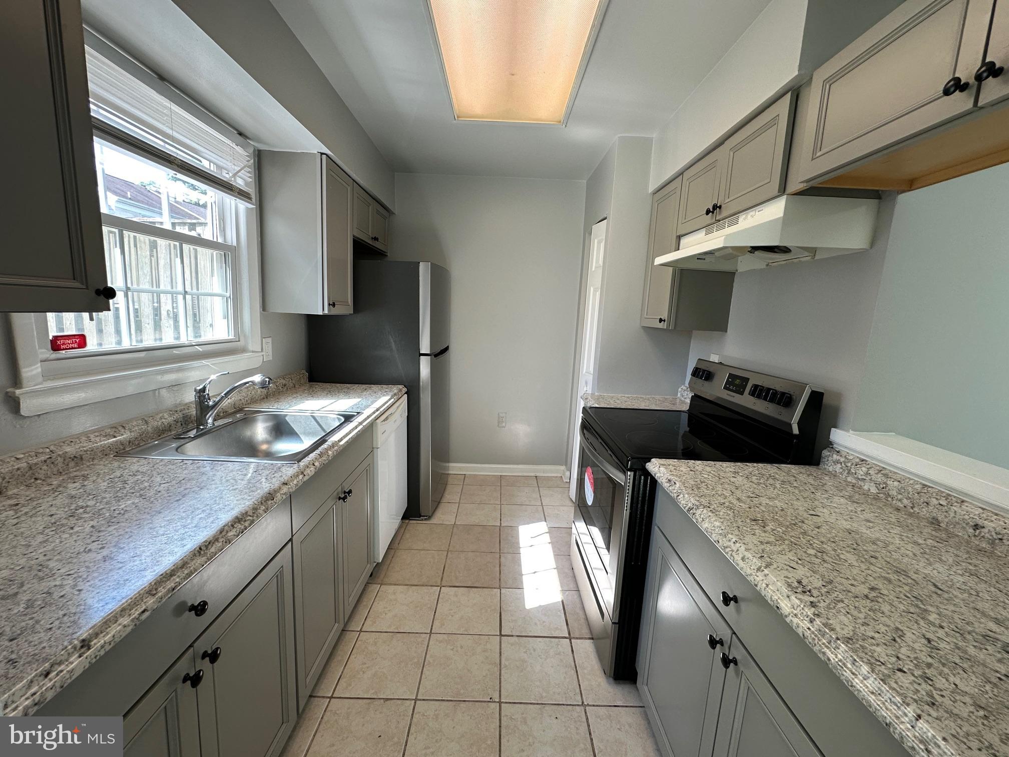 BRISTOE STATION - Residential Lease