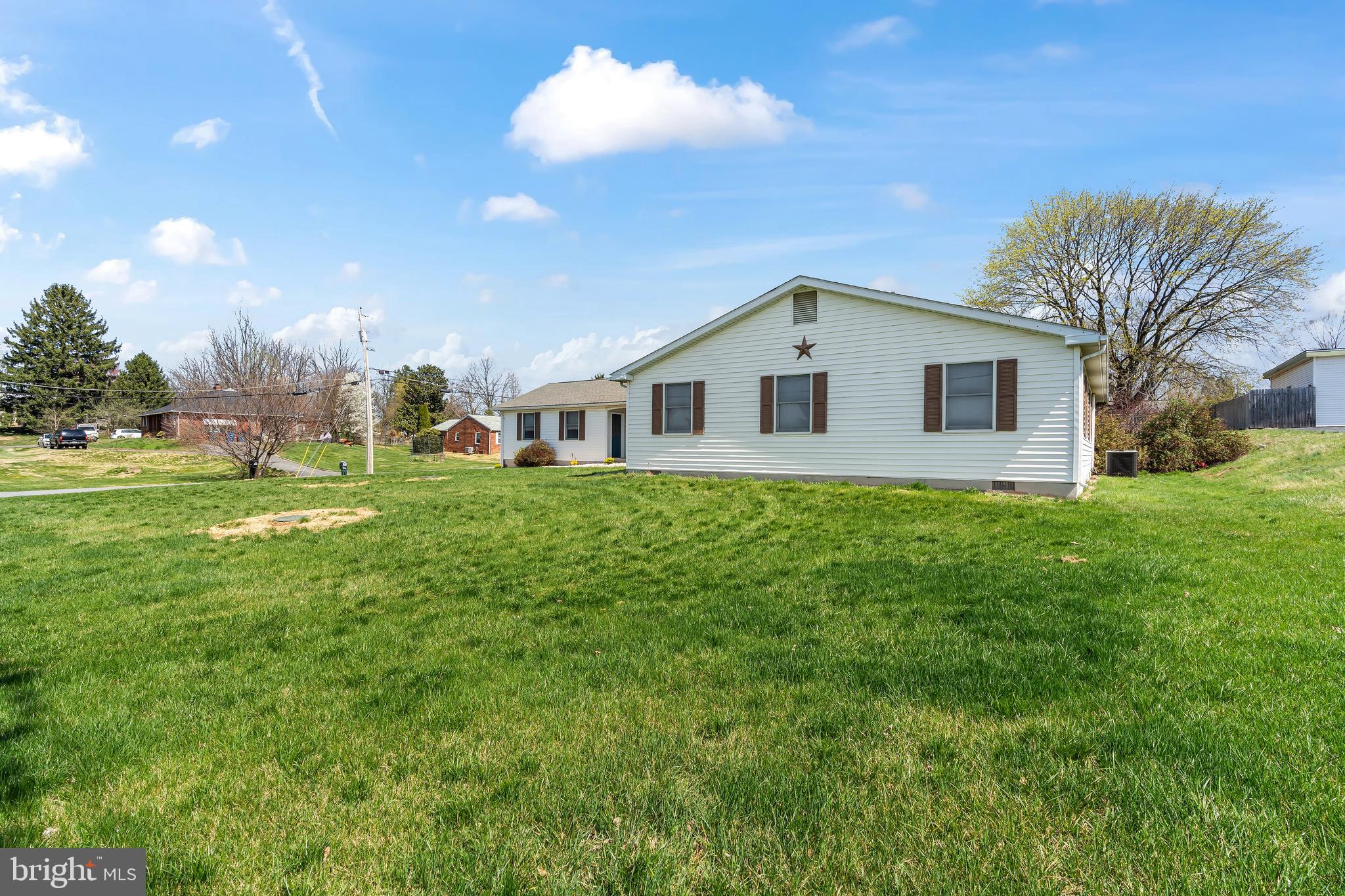 HAGERSTOWN - Residential