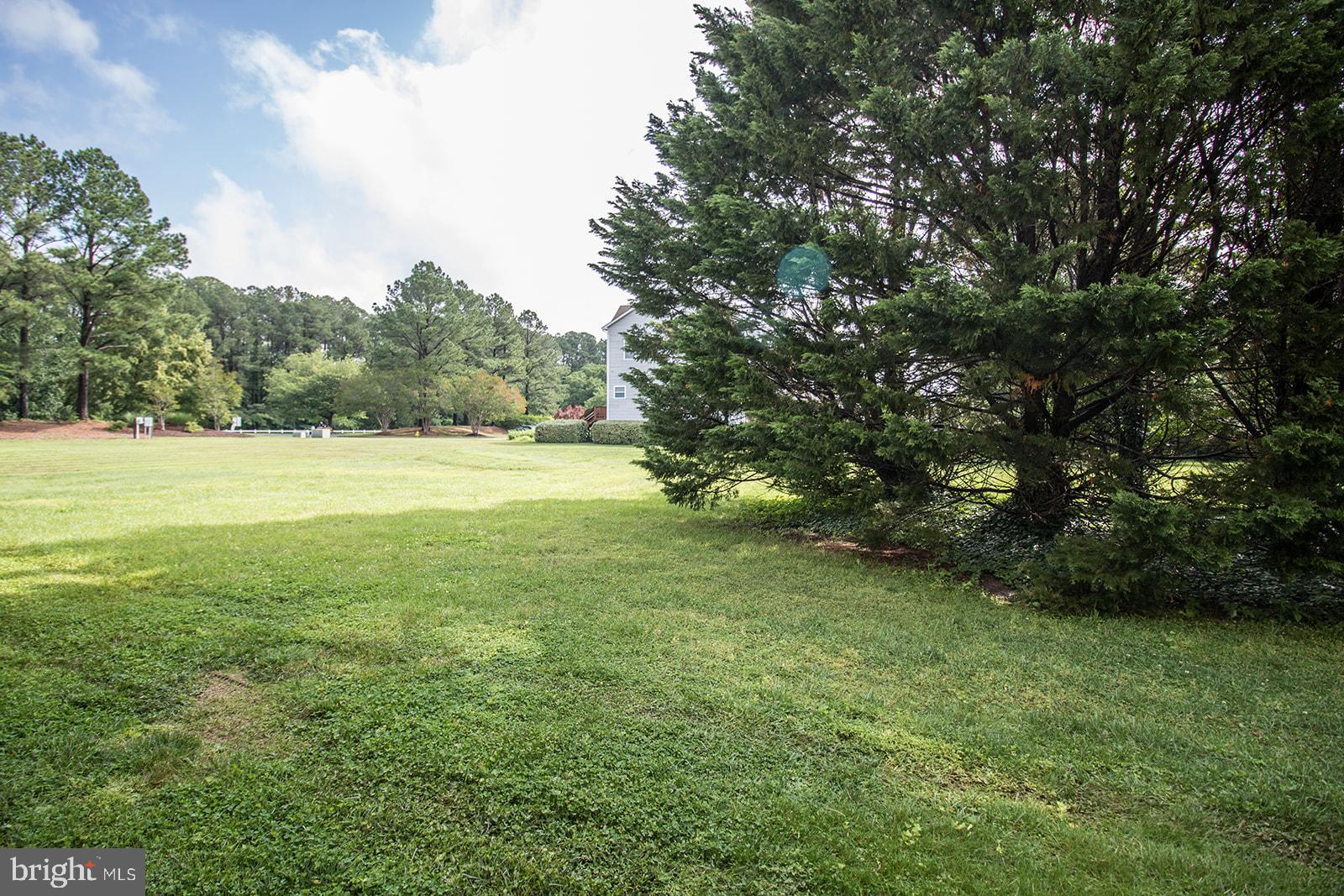 VILLAS ON WATERS EDGE - Residential