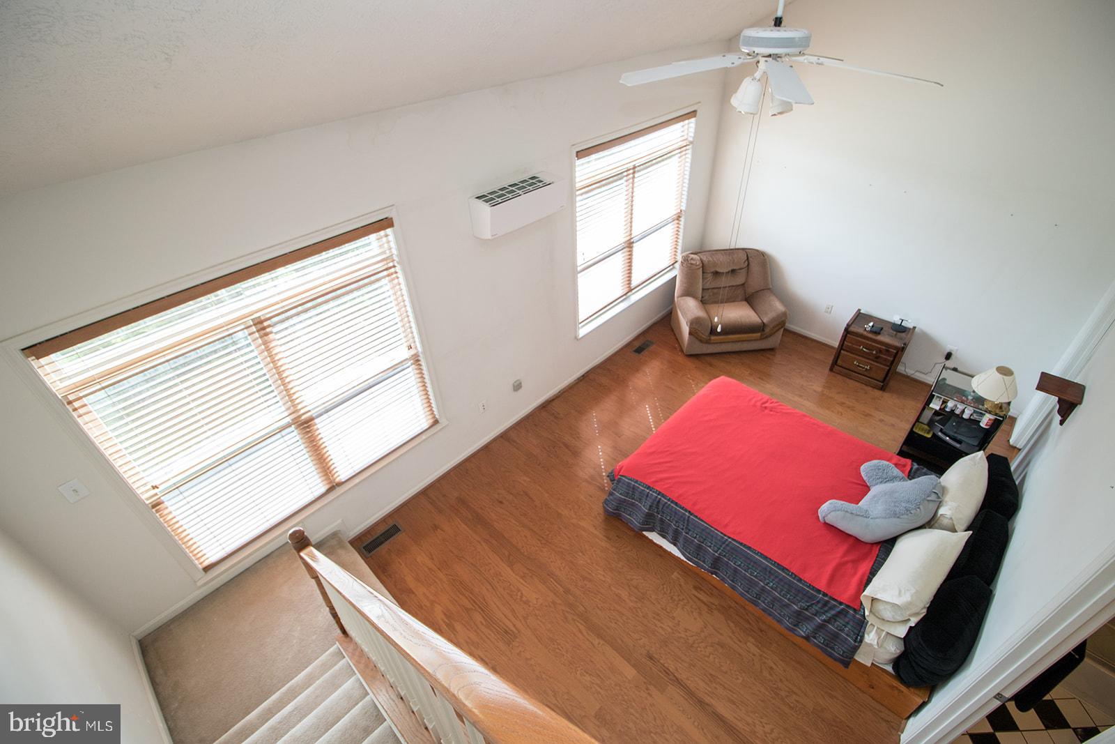 VILLAS ON WATERS EDGE - Residential