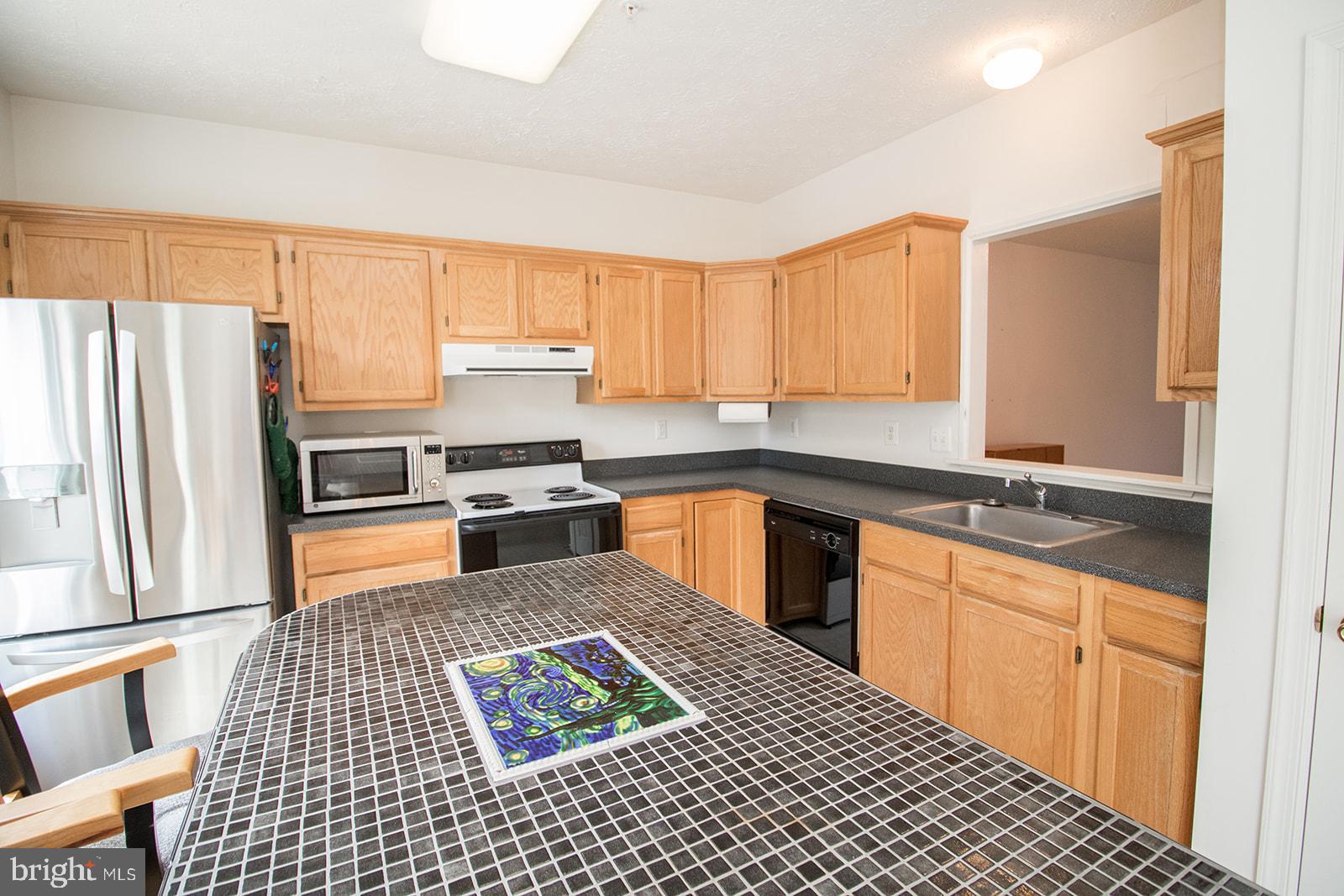 VILLAS ON WATERS EDGE - Residential