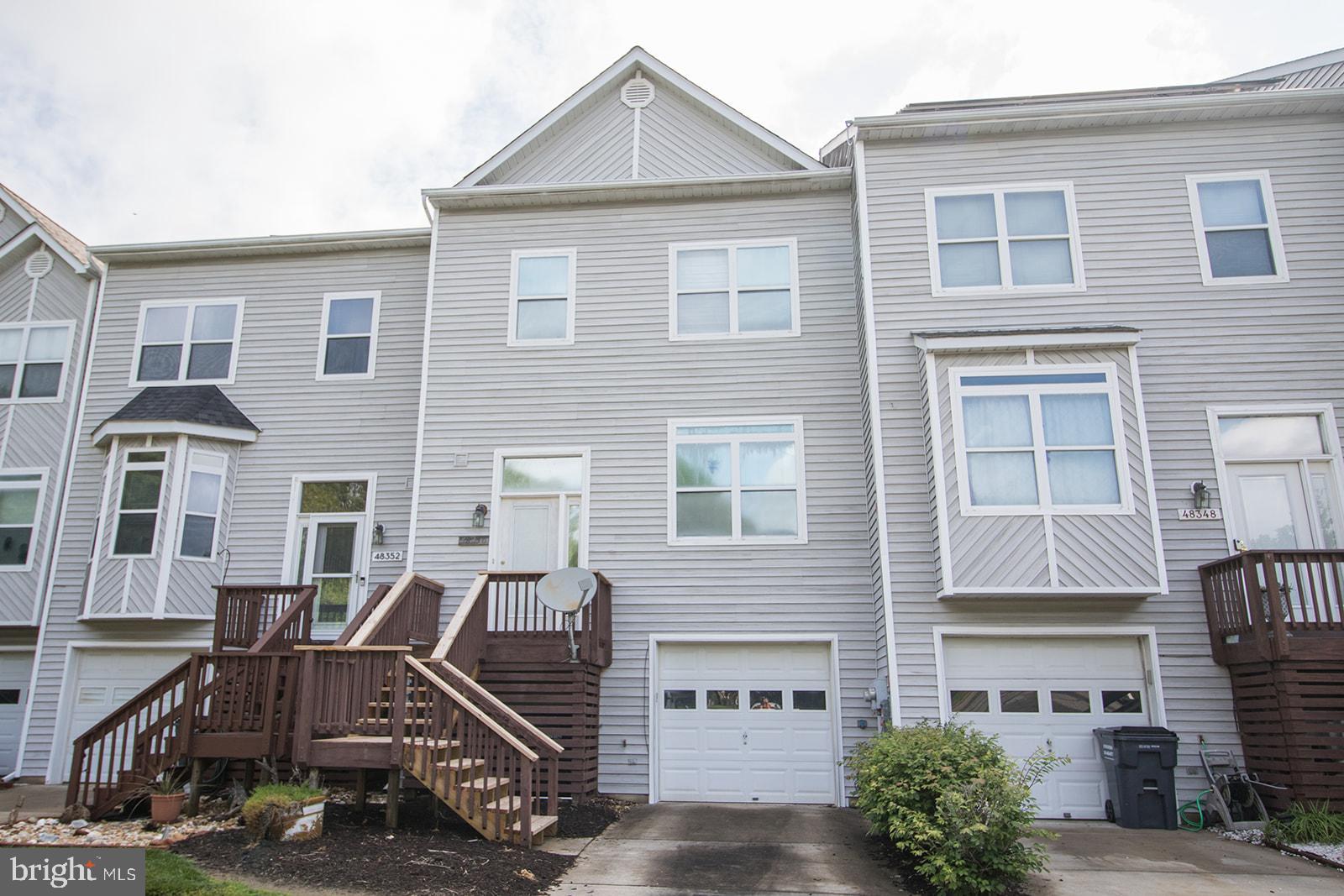 VILLAS ON WATERS EDGE - Residential