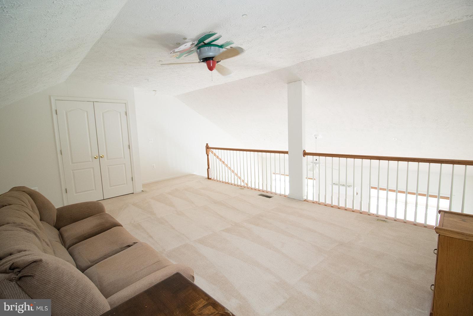 VILLAS ON WATERS EDGE - Residential