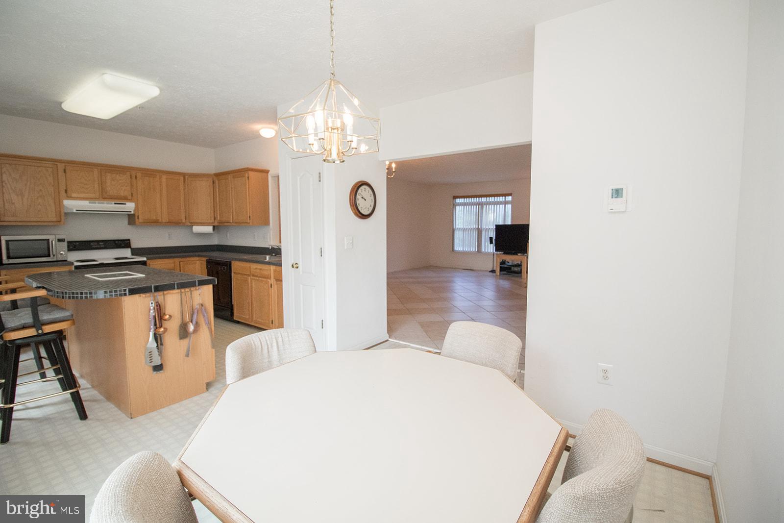 VILLAS ON WATERS EDGE - Residential