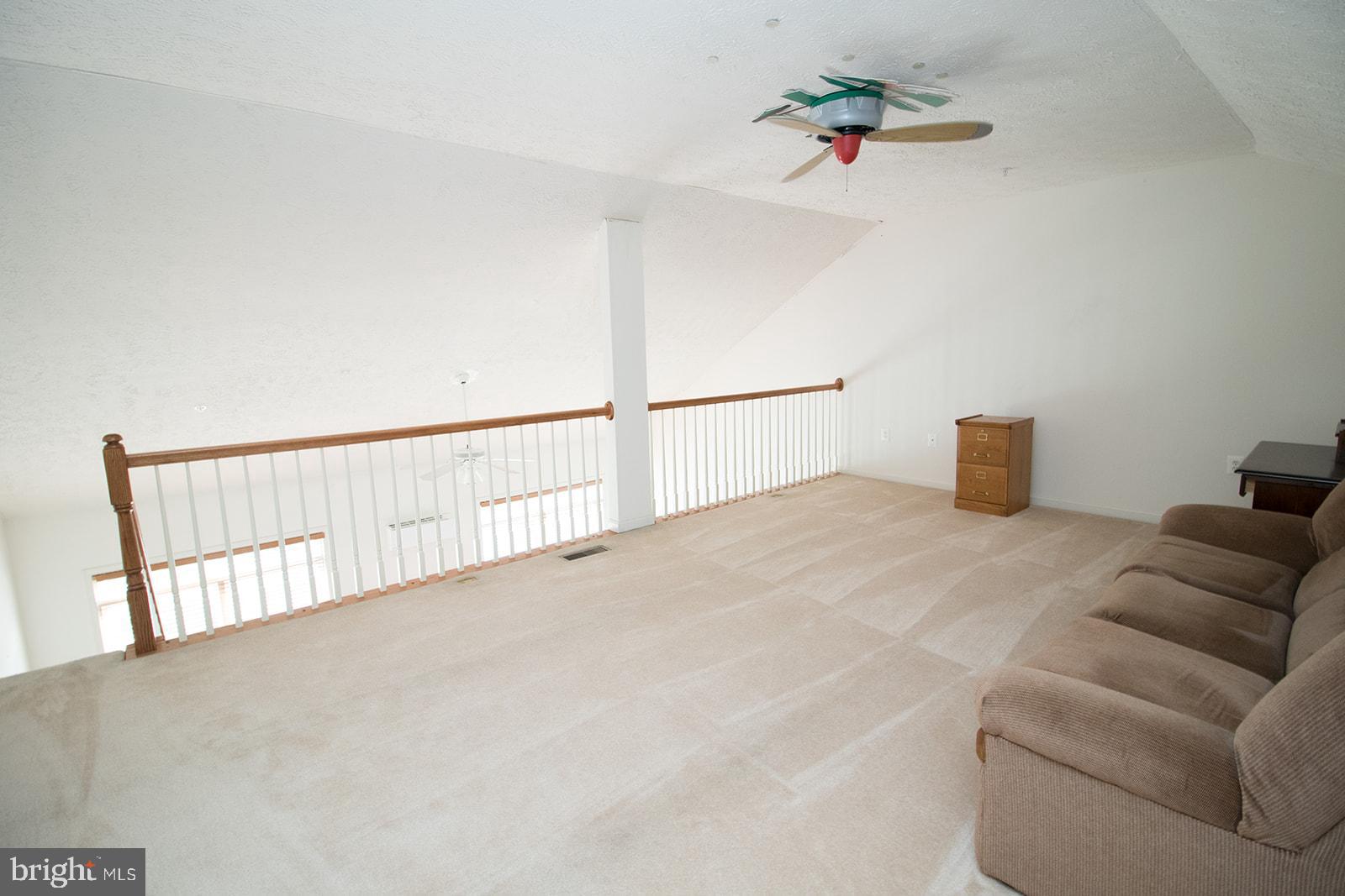 VILLAS ON WATERS EDGE - Residential