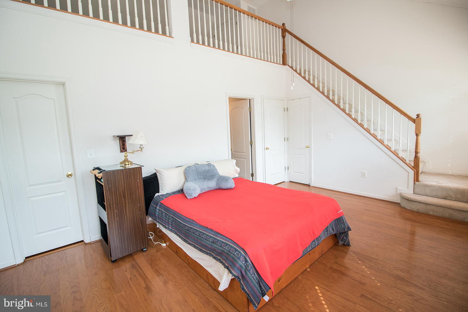 VILLAS ON WATERS EDGE - Residential