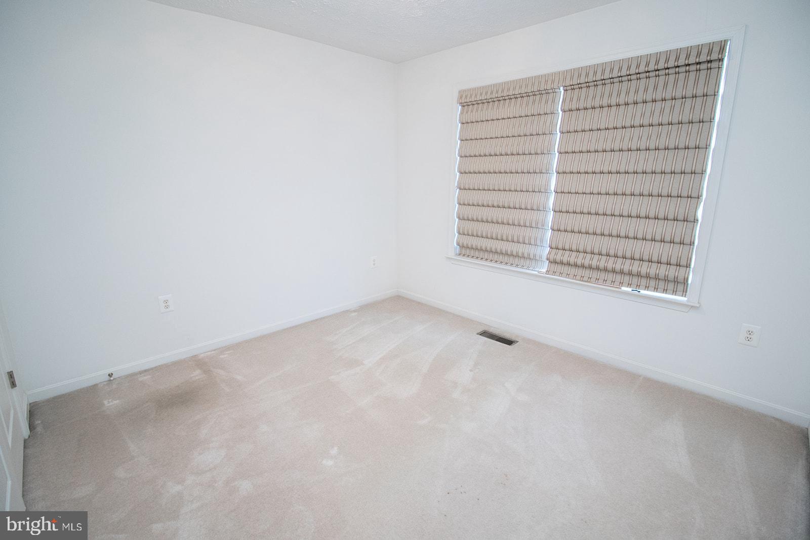 VILLAS ON WATERS EDGE - Residential