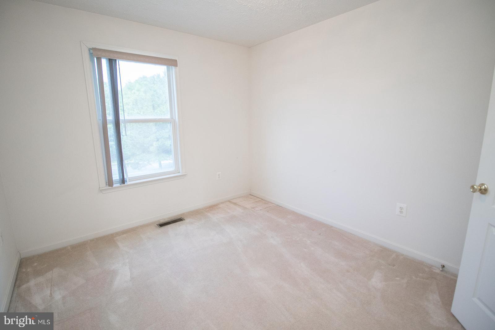 VILLAS ON WATERS EDGE - Residential