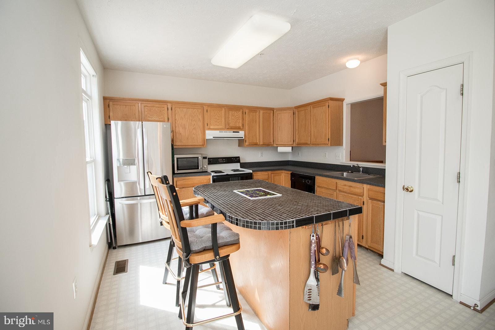 VILLAS ON WATERS EDGE - Residential